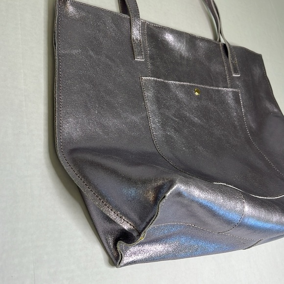 G.I.L.I  METALLIC LEATHER ZIP TOP TOTE - Picture 16 of 16